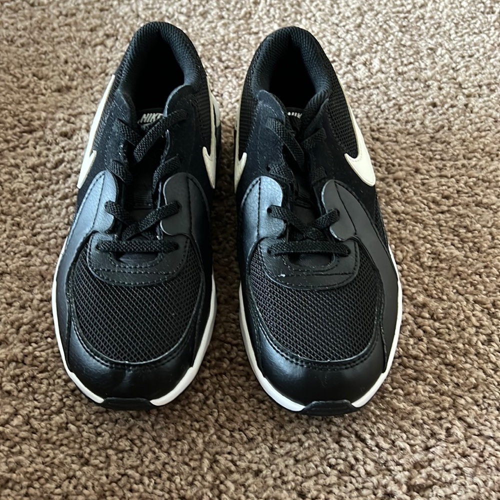 ⭐️🔥⭐️🔥⭐️🔥 Nice, Nike Air Max Size 2Y.